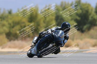 media/Apr-09-2023-SoCal Trackdays (Sun) [[333f347954]]/Turn 7 (1135am)/